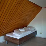 Reeddachhaus Mit Seeblick - Ruhe - Traumhafter Lage Am Selliner Sellin (Rugen)