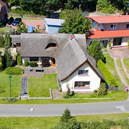 Reeddachhaus Mit Seeblick - Ruhe - Traumhafter Lage Am Selliner * Sellin (Rugen)