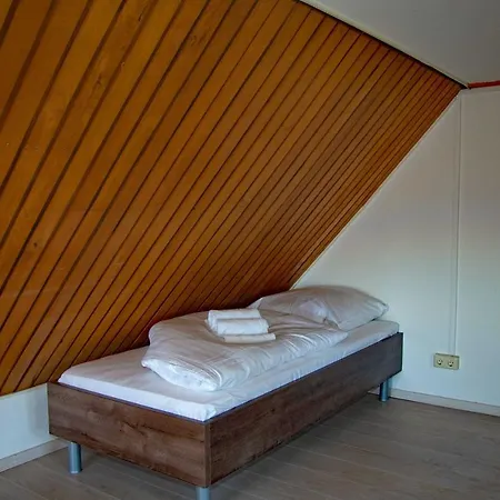 Reeddachhaus Mit Seeblick - Ruhe - Traumhafter Lage Am Selliner Sellin (Rugen)