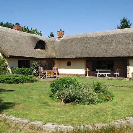 Vakantiehuis Reeddachhaus Mit Seeblick - Ruhe - Traumhafter Lage Am Selliner *