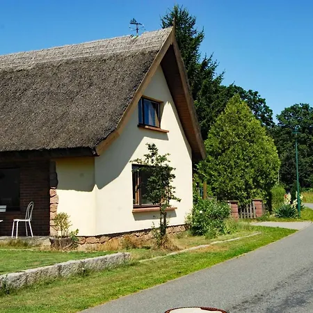 Reeddachhaus Mit Seeblick - Ruhe - Traumhafter Lage Am Selliner Sellin (Rugen)