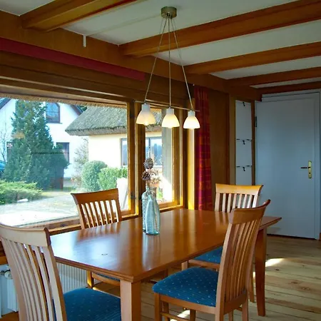 Reeddachhaus Mit Seeblick - Ruhe - Traumhafter Lage Am Selliner Ferienhaus *