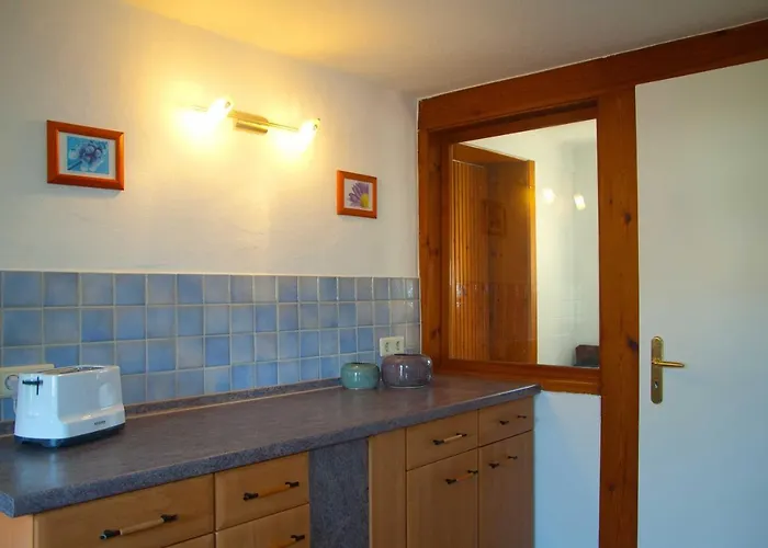 Ferienhaus Reeddachhaus Mit Seeblick - Ruhe - Traumhafter Lage Am Selliner