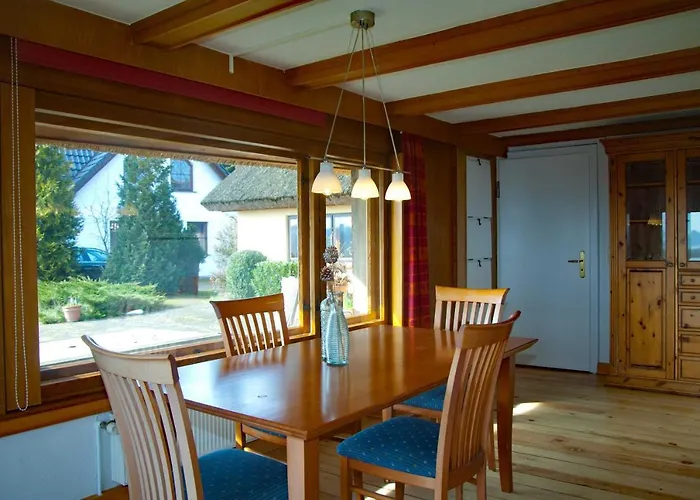 Reeddachhaus Mit Seeblick - Ruhe - Traumhafter Lage Am Selliner Ferienhaus *